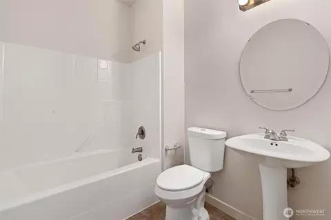 Bath - 21927 44th Dr SE, Bothell, WA 98021 photo 2 of 4