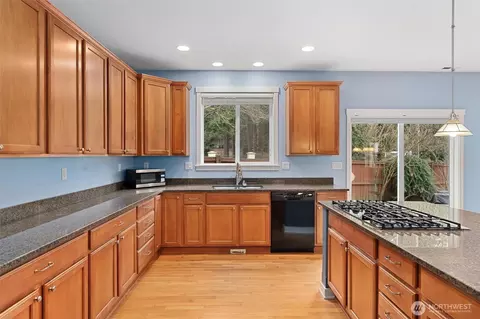 Kitchen - 21927 44th Dr SE, Bothell, WA 98021 photo 4 of 4