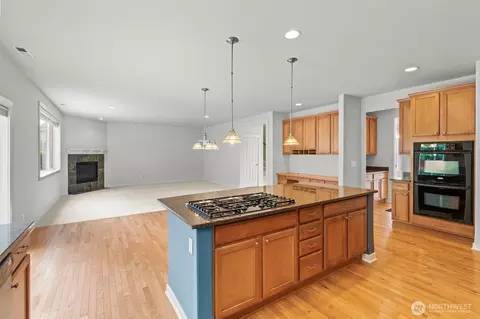 Living - 21927 44th Dr SE, Bothell, WA 98021 photo 7 of 9