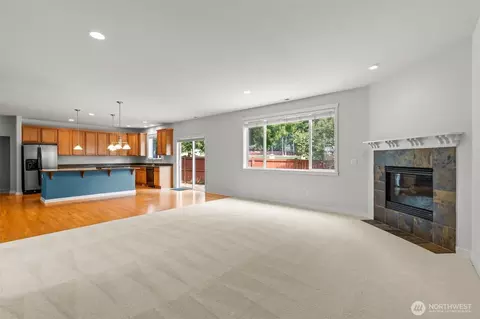 Living - 21927 44th Dr SE, Bothell, WA 98021 photo 5 of 9