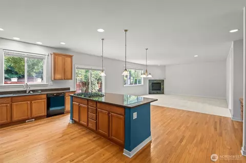 Living - 21927 44th Dr SE, Bothell, WA 98021 photo 6 of 9