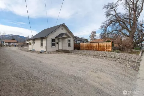 910 Walker Ave, Wenatchee, WA 98801