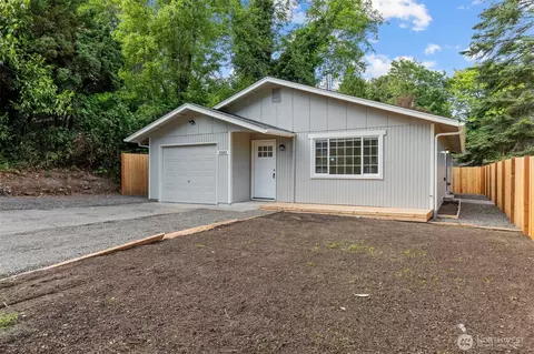 6582 NE Pear St, Suquamish, WA 98392