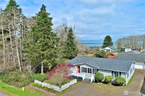 620 Chenois Ave NE, Ocean Shores, WA 98569