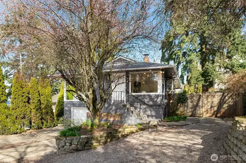 9009 Canyon Dr, Kent, WA 98030