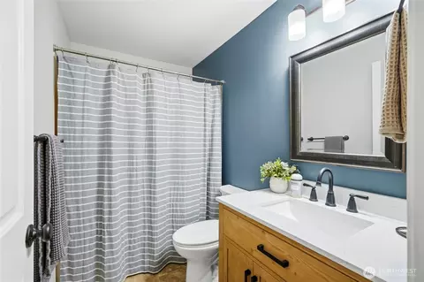 Bath - 820 E Cady Rd #A304, Everett, WA 98203 photo 2 of 2