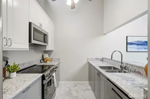 Kitchen - 820 E Cady Rd #A304, Everett, WA 98203 photo 1 of 4