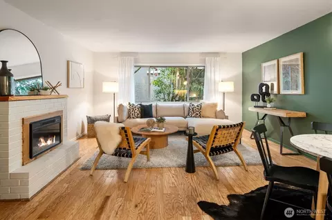 3820 NE 155th Pl #403, Lake Forest Park, WA 98155