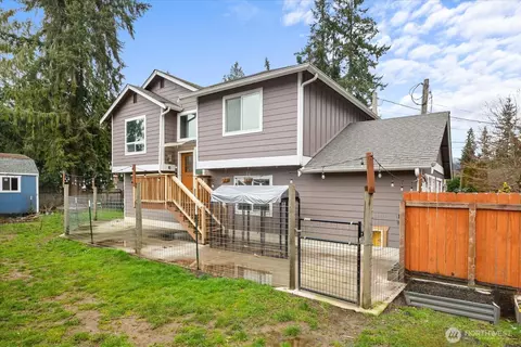 12808 E Macs Loop Rd, Granite Falls, WA 98252