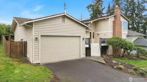 902 7th Ave S, Edmonds, WA 98020