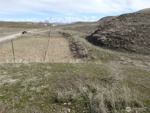 170 Henry Rd, Tonasket, WA 98855