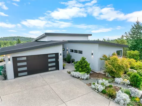 3939 Rockridge Pkwy, Anacortes, WA 98221