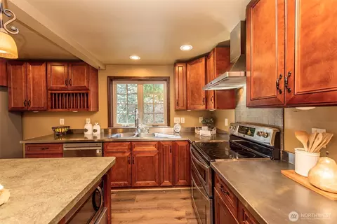 Kitchen - 772 Taylor Cutoff Rd, Sequim, WA 98382 photo 6 of 6