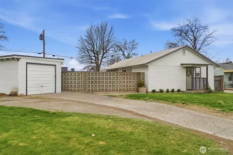 2707 W 6th Pl, Kennewick, WA 99336