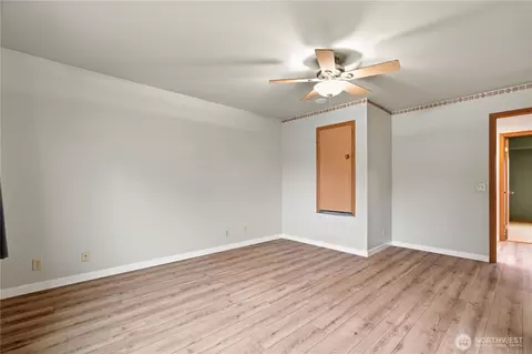 Bedroom - 2401 185th Pl SE, Bothell, WA 98012 photo 8 of 8