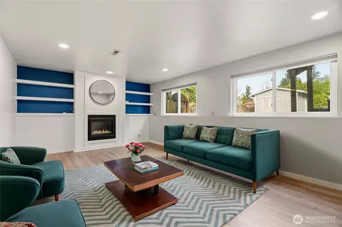 Living - 2401 185th Pl SE, Bothell, WA 98012 photo 2 of 7