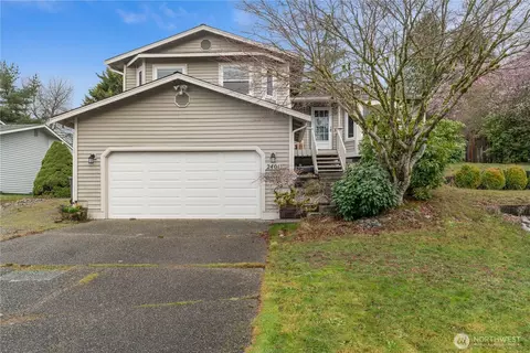 Exterior - 2401 185th Pl SE, Bothell, WA 98012 photo 2 of 7