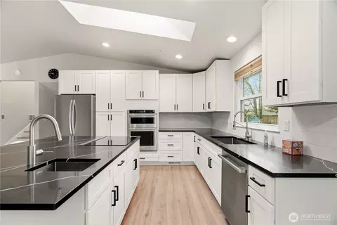Kitchen - 2401 185th Pl SE, Bothell, WA 98012 photo 4 of 4