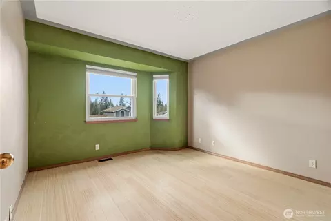 Bedroom - 2401 185th Pl SE, Bothell, WA 98012 photo 1 of 8