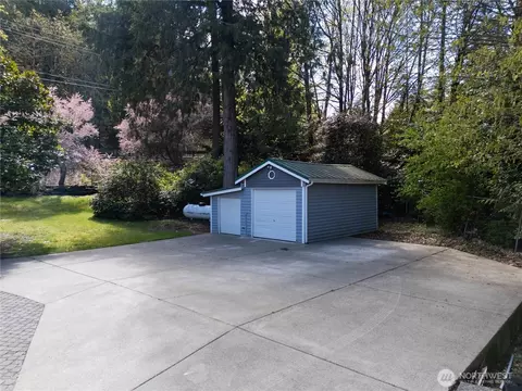 Exterior - 8320 E Grapeview Loop Rd, Allyn, WA 98524 photo 5 of 11