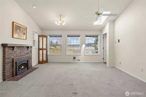 Living - 8320 E Grapeview Loop Rd, Allyn, WA 98524 photo 1 of 2