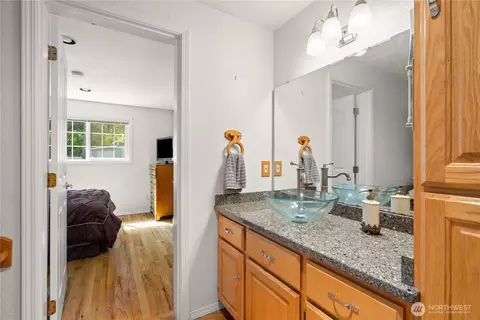 Bath - 8320 E Grapeview Loop Rd, Allyn, WA 98524 photo 1 of 3