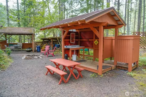 531 N Kokanee Ridge Dr, Hoodsport, WA 98548