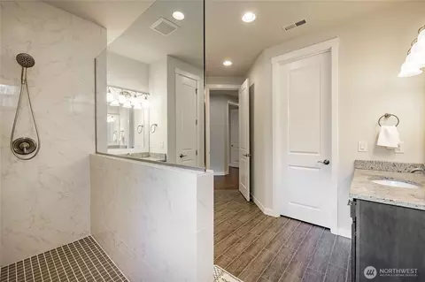 Bath - 19307 58th Ave SE, Bothell, WA 98012 photo 2 of 3