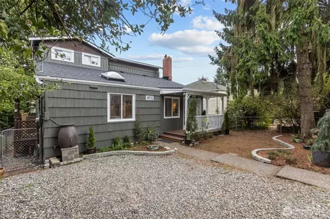 9732 15th Ave NE, Seattle, WA 98115