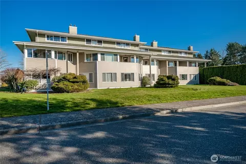 1326 4th St, Blaine, WA 98230
