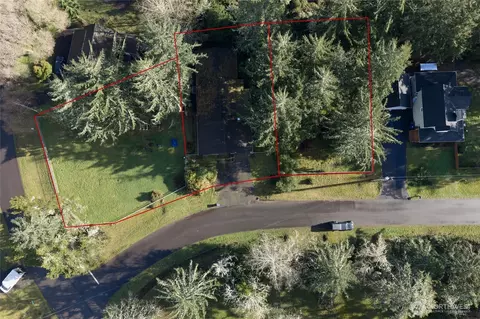 810 Discovery Ave SE, Ocean Shores, WA 98569