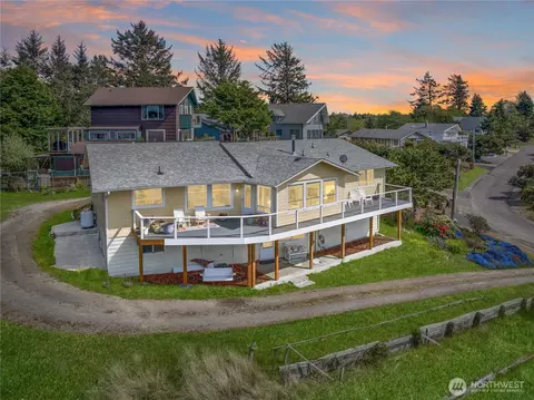 1005 346th Pl, Ocean Park, WA 98640