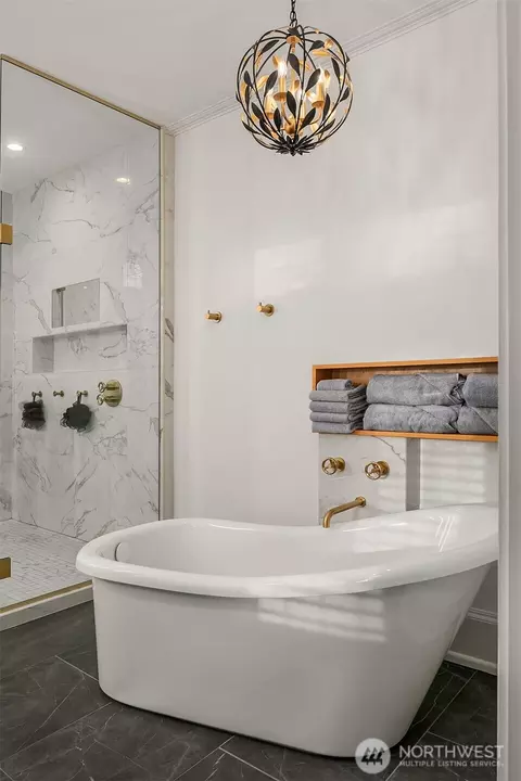 Bath - 803 E Prospect St, Seattle, WA 98102 photo 2 of 4