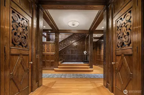 Entry Way - 803 E Prospect St, Seattle, WA 98102 photo 3 of 3