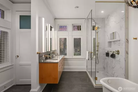 Bath - 803 E Prospect St, Seattle, WA 98102 photo 1 of 4