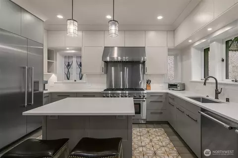 Kitchen - 803 E Prospect St, Seattle, WA 98102 photo 1 of 4