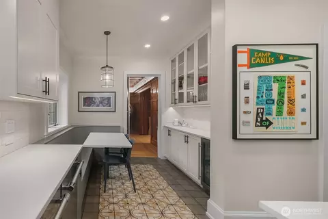Kitchen - 803 E Prospect St, Seattle, WA 98102 photo 3 of 4