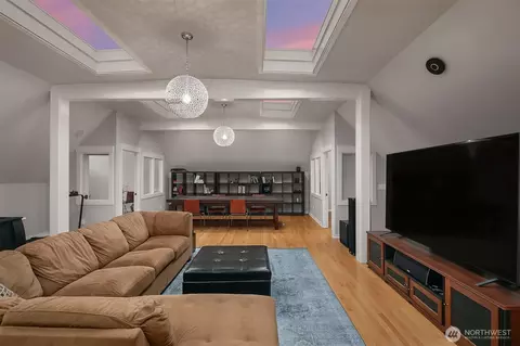 Other - 803 E Prospect St, Seattle, WA 98102 photo 2 of 7
