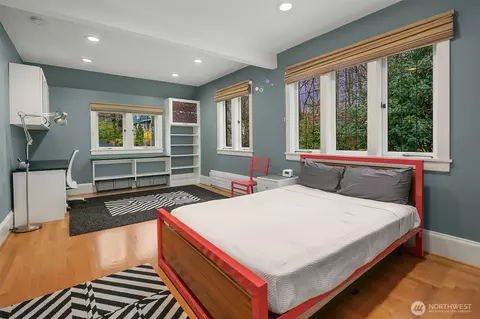 Bedroom - 803 E Prospect St, Seattle, WA 98102 photo 4 of 5
