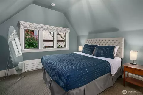 Bedroom - 803 E Prospect St, Seattle, WA 98102 photo 5 of 5