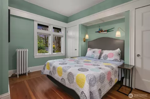 Bedroom - 803 E Prospect St, Seattle, WA 98102 photo 3 of 5