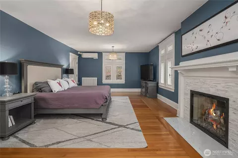 Bedroom - 803 E Prospect St, Seattle, WA 98102 photo 1 of 5