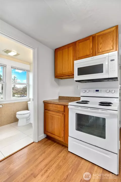 Kitchen - 1022 Oakes Ave, Everett, WA 98201 photo 5 of 5