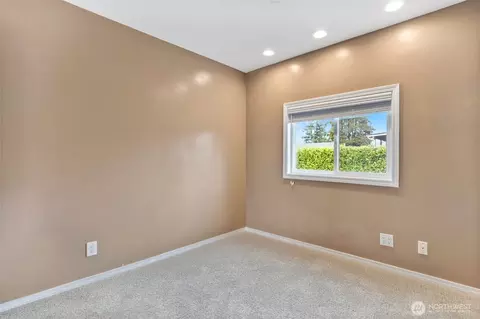 Bedroom - 1022 Oakes Ave, Everett, WA 98201 photo 4 of 7