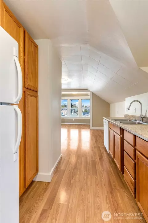 Kitchen - 1022 Oakes Ave, Everett, WA 98201 photo 4 of 5