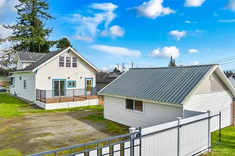 Exterior - 1022 Oakes Ave, Everett, WA 98201 photo 5 of 12