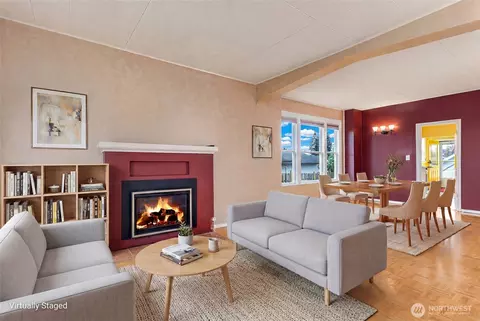Living - 1022 Oakes Ave, Everett, WA 98201 photo 1 of 4