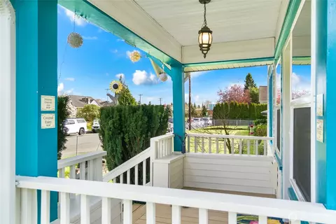 Exterior - 1022 Oakes Ave, Everett, WA 98201 photo 7 of 12