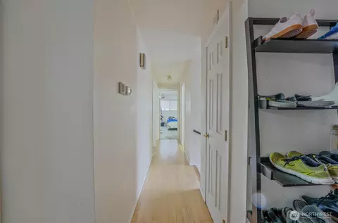 Entry Way - 7918 Timber Hill Dr, Everett, WA 98203 photo 2 of 2