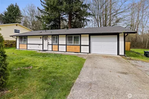 2526 Olympic Blvd, Puyallup, WA 98374